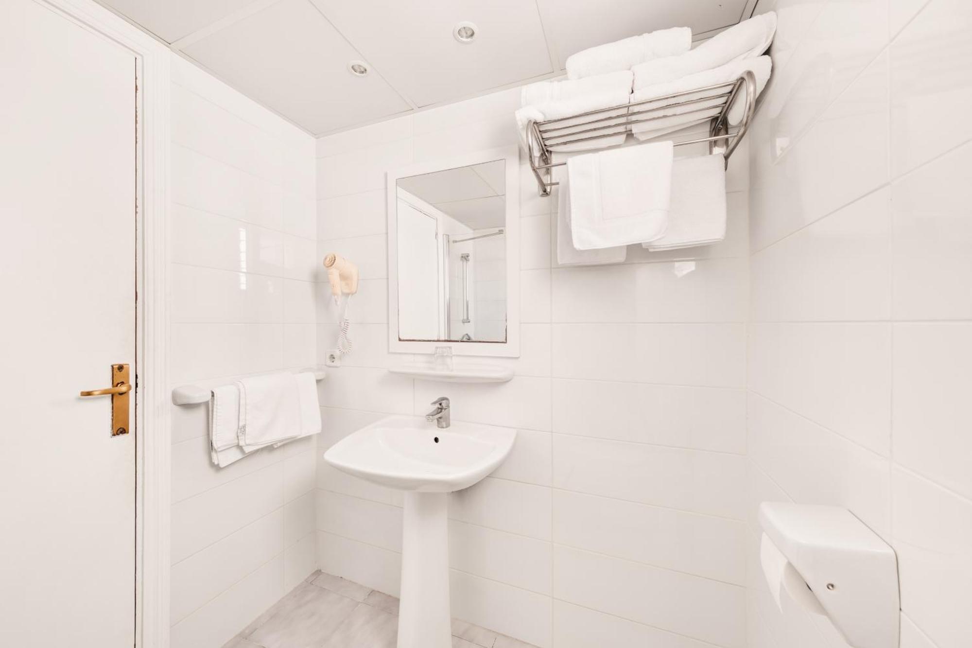 Apartamentos Vista Club Санта Понса Екстериор снимка