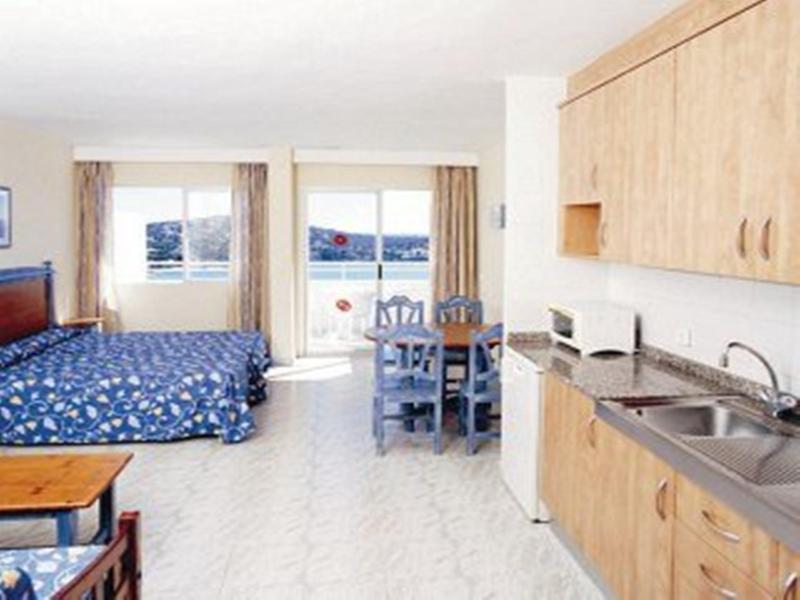 Apartamentos Vista Club Санта Понса Екстериор снимка